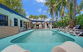 Large Gay Men'S 1 Bedroom W Gameroom Heated Pool Clothing Optional