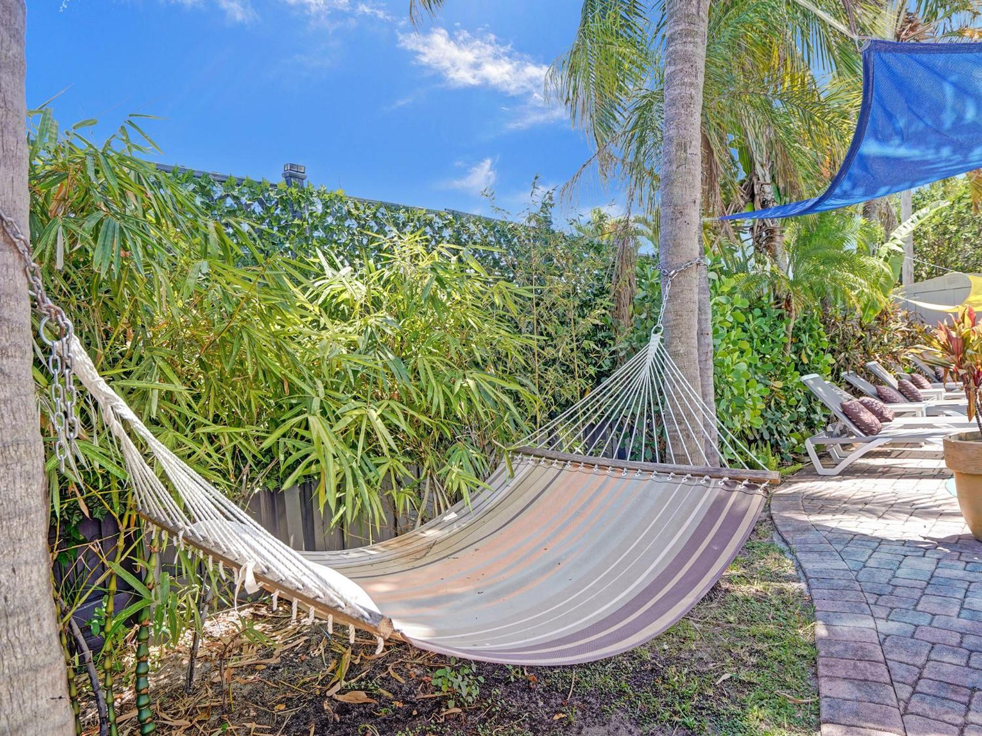 Large Gay Men'S 1 Bedroom W Gameroom Heated Pool Clothing Optional Oakland Park Exterior photo