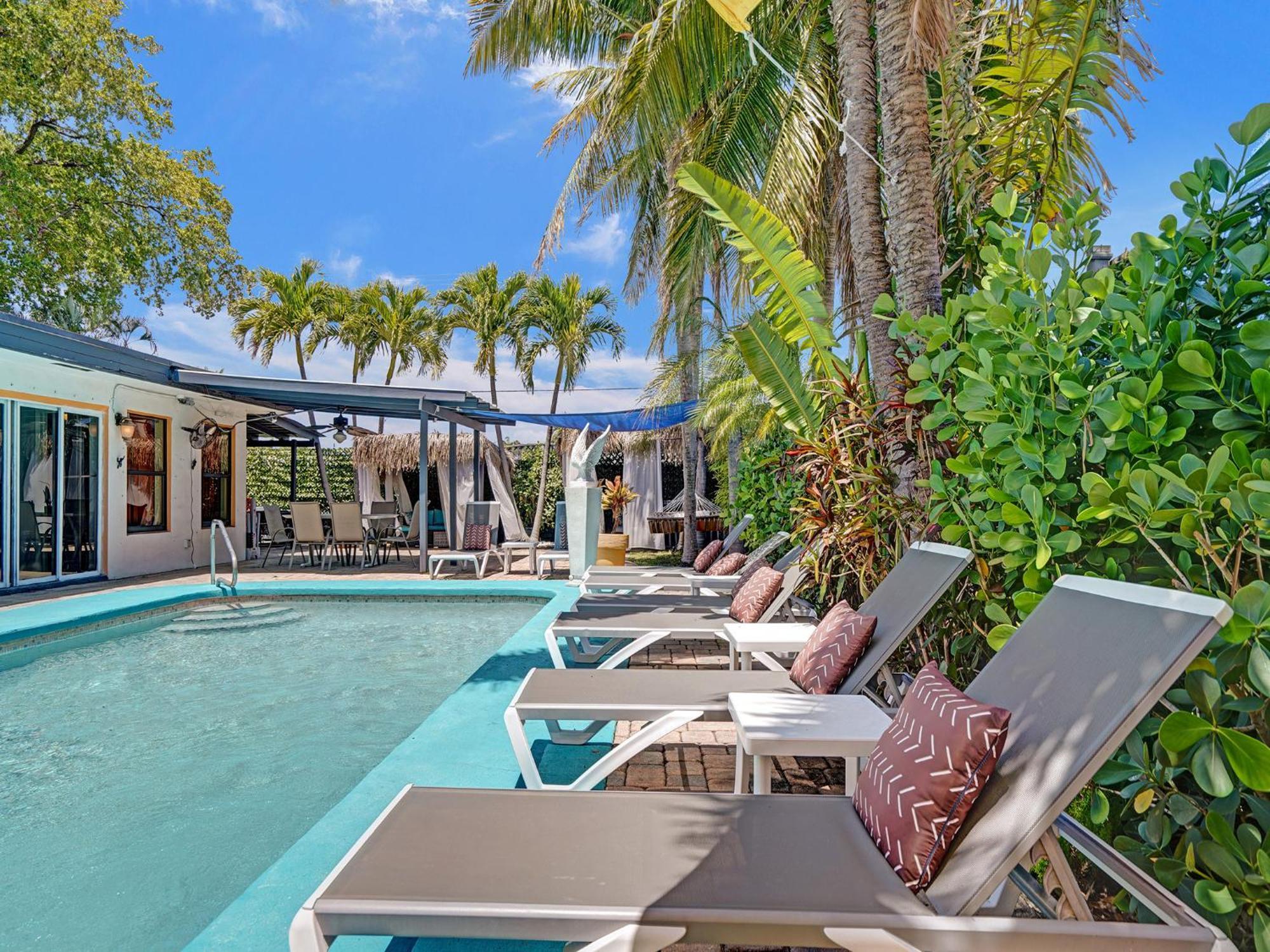 Large Gay Men'S 1 Bedroom W Gameroom Heated Pool Clothing Optional Oakland Park Exterior photo