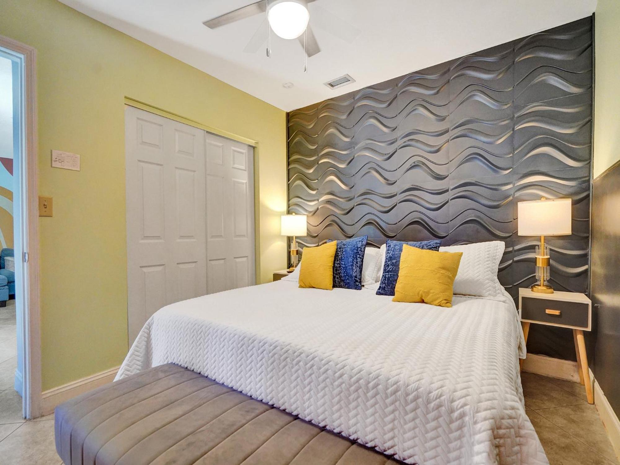 Large Gay Men'S 1 Bedroom W Gameroom Heated Pool Clothing Optional Oakland Park Exterior photo