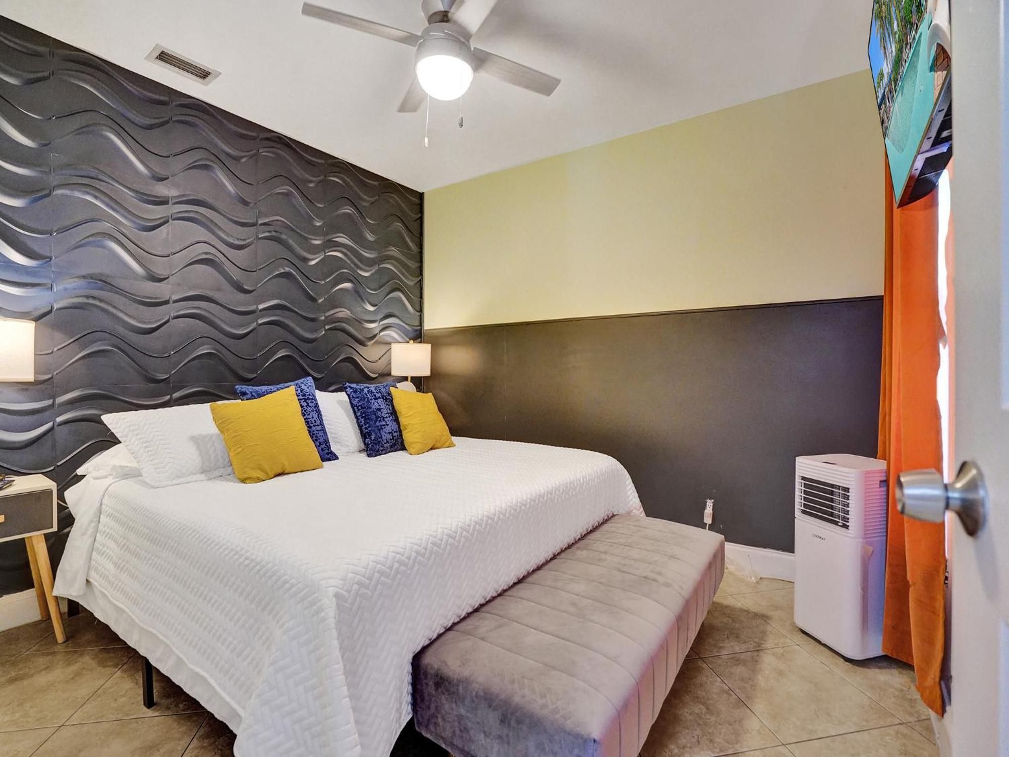 Large Gay Men'S 1 Bedroom W Gameroom Heated Pool Clothing Optional Oakland Park Exterior photo